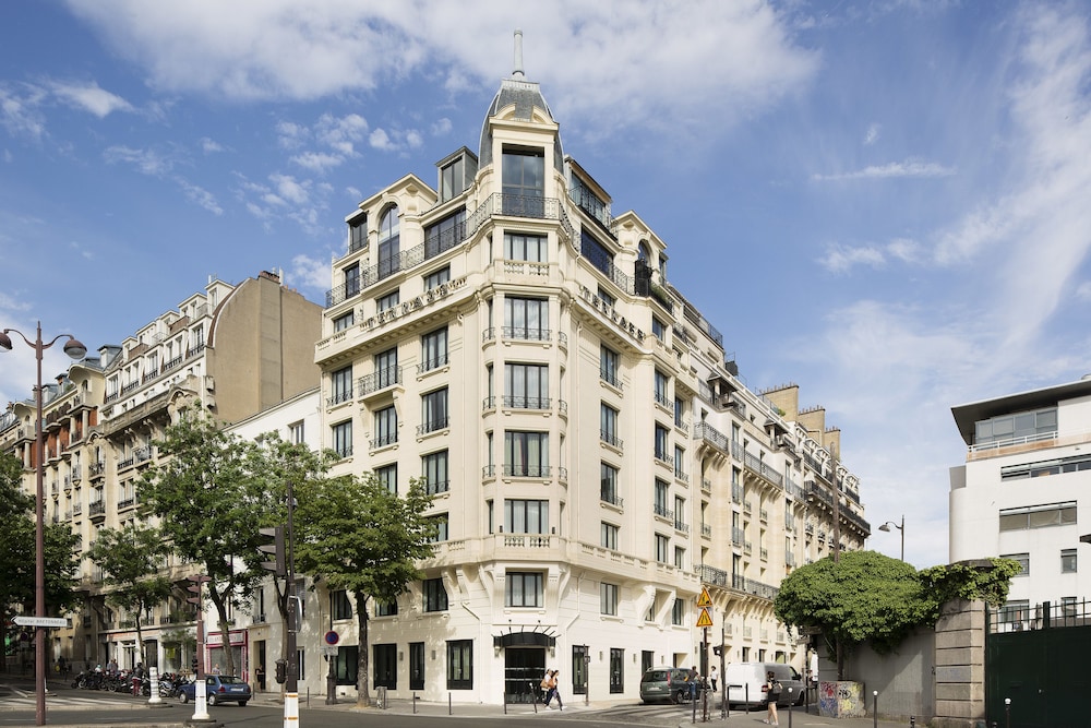 city break in 18th arrondissement, france, 1