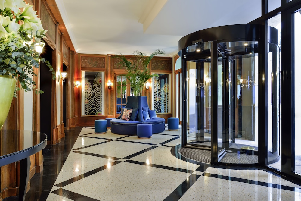 city break in 10th arrondissement, france, 1