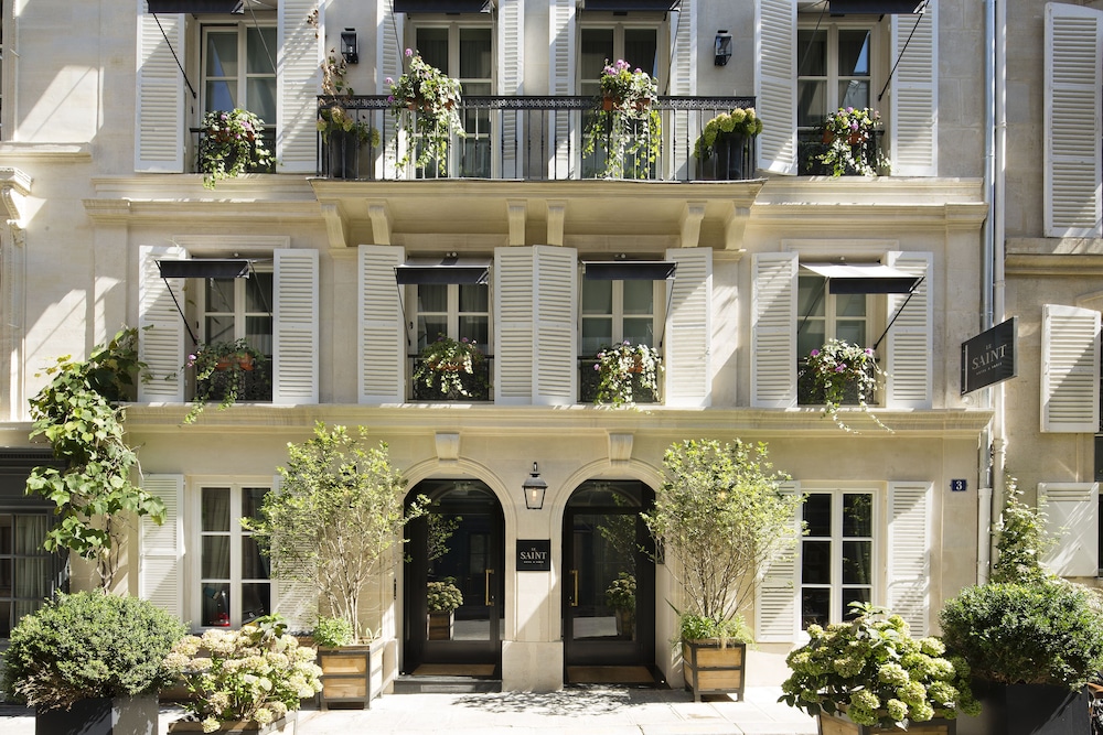 city break in 7th arrondissement, france, 1