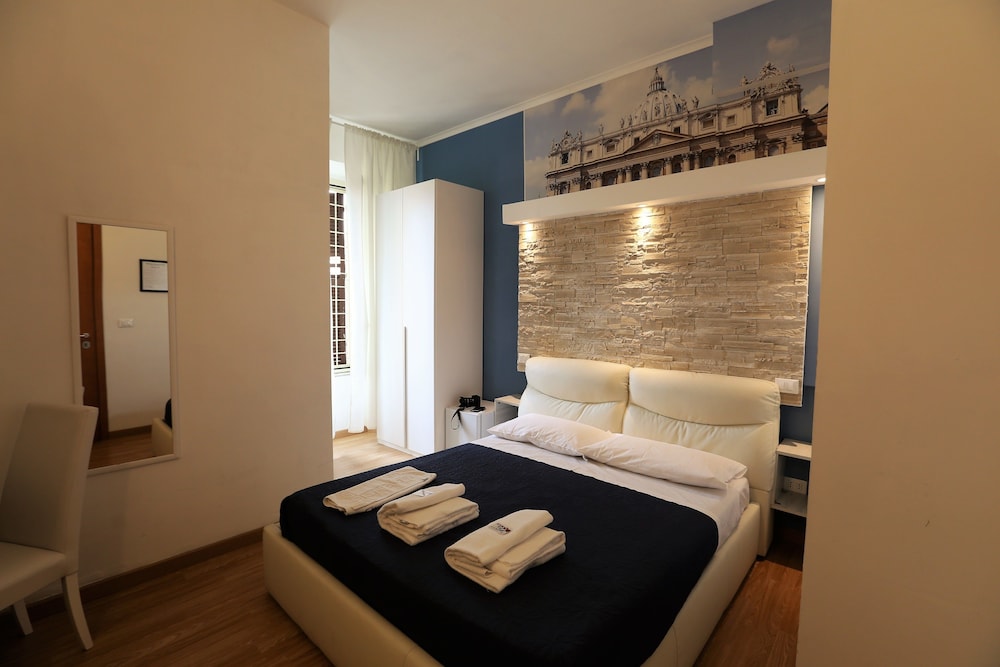 city break in policlinico, italy, 1