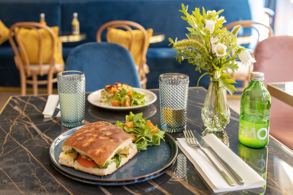 city break in 14th arrondissement, france, 1