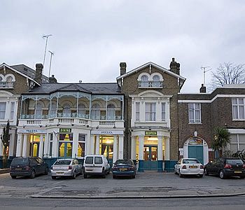 Bridge Park Hotel