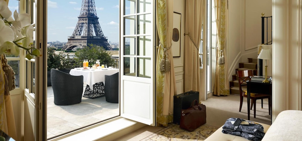 city break in 16th arrondissement, france, 1